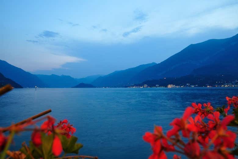 Le lac de Côme au coucher du soleil