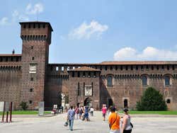 Château Sforzesco, cour
